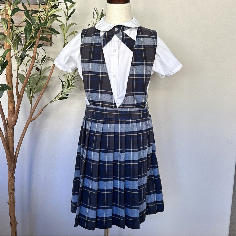 French Toast Plaid V-Neck Pleated jumper uniform size 8